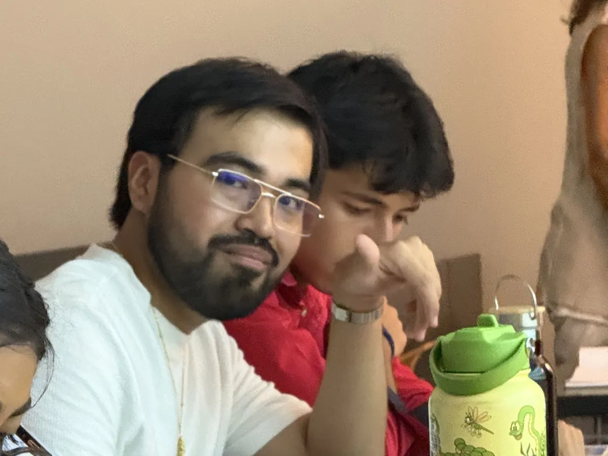 Iván with a teammate during the T-Medic development sessions at StartUB!